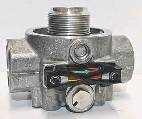 P561885 Donaldson Duramax / Brand New Head Assembly Oil Filter