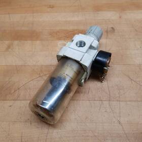 Aw40k-n04c-z-b Smc Filter Regulator 1/2 Inch Npt - Used