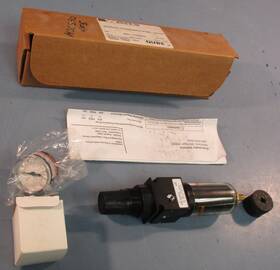 B35-01whcg Watts Integral Filter/regulator 1/8 Inch 250psi Max With Gauge