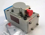 Nib Moog 743F004A Servo Valve New In Box Yr Warranty Abex 425 Replacement. Fixed Price $6825.00.