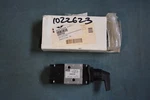 Parker Manual Pneumatic Solenoid Valve 8M302-254 New Flyer 009756 Nos. Fixed Price $89.99.