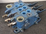 Nos Vickers 3-SPOOL Double Acting Control Valve CM11NS2K20D "d" Spools 410685. Fixed Price $1185.75.