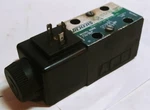 Vickers Hydraulic Directional Valve DG4V-3S-2A-M-U-B5-60 (559). Fixed Price $55.00.