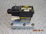 Parker D1VW20BNYWF Directional Control Valve Check & Adapter. Fixed Price $195.00.