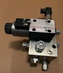 Atos Solenoid SDHE-0631/2 Dc 10S Hydraulic Proportional Valve Plus The Base. Fixed Price $300.00.